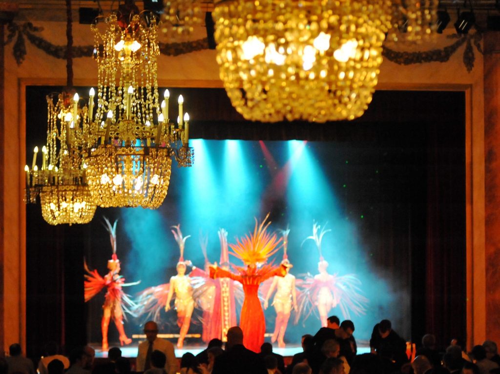 Spectacle Cabaret Show en diner assis - deauville