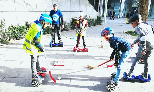Initiation hoverboard hockey - animation evenementielle innovante enfant et adulte 1