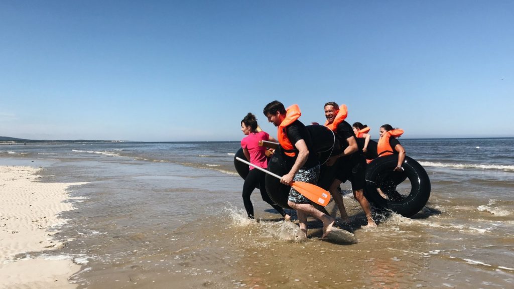 activité team building plage normandie - journee de cohesion a la mer Deauville trouville