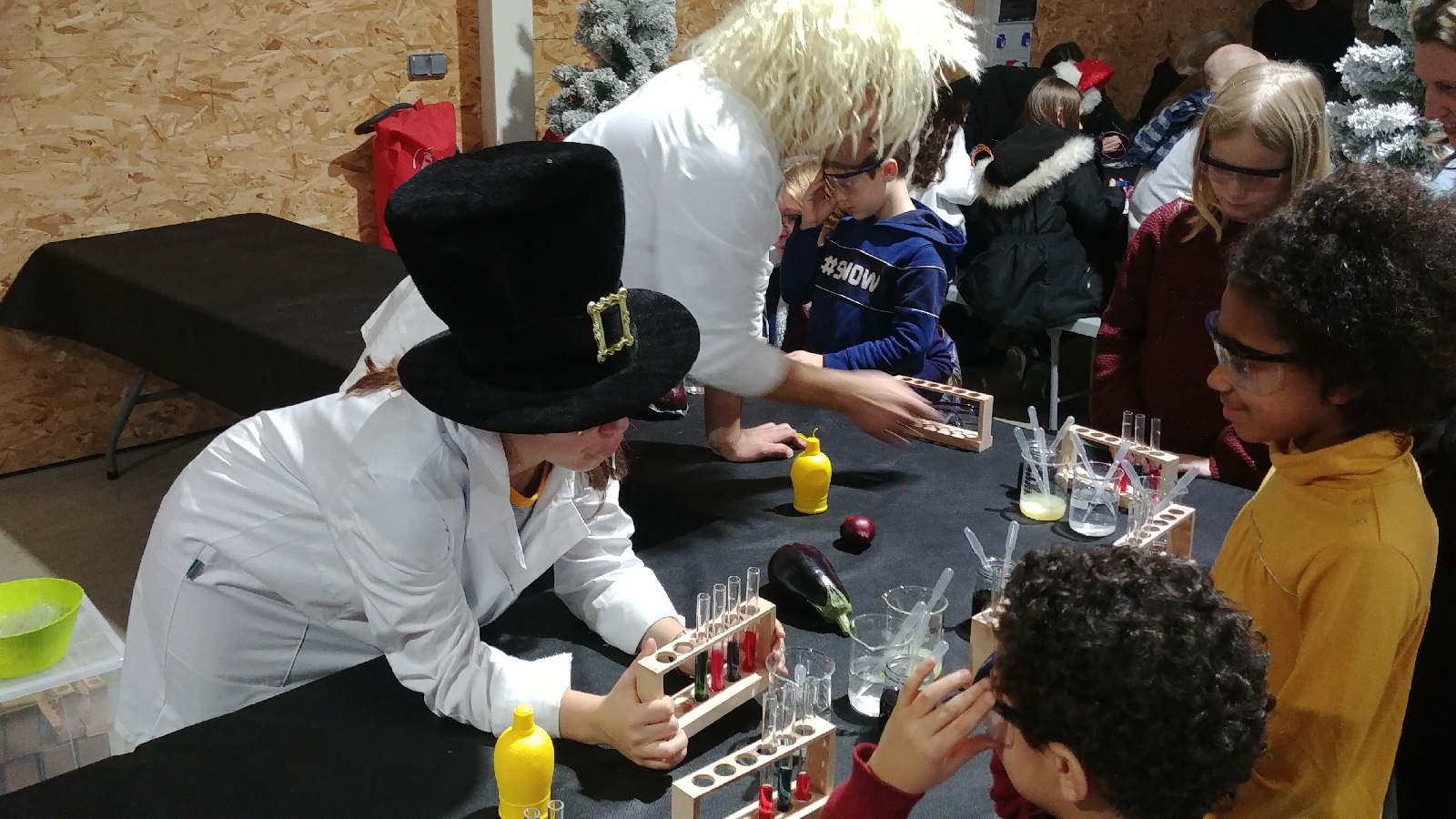 Ateliers scientifique enfants - animation enfant family day , halloween , arbre de  noel