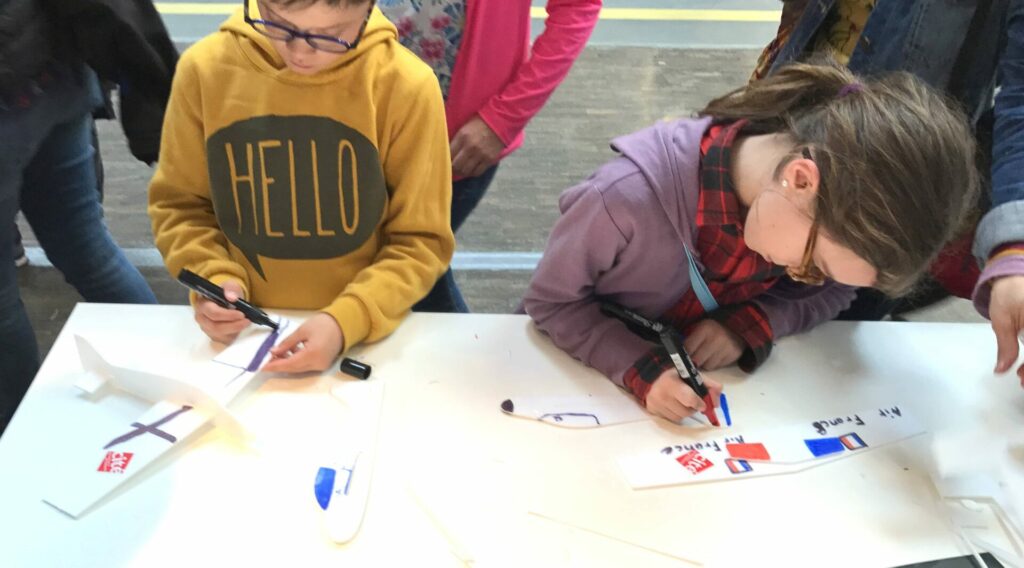 Animation pour enfant personnalisation avions
