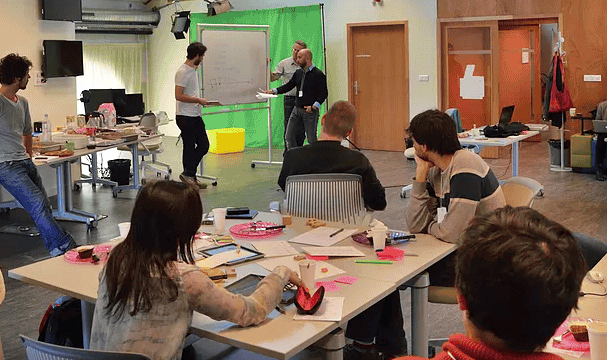 Team building, avions personnalisables