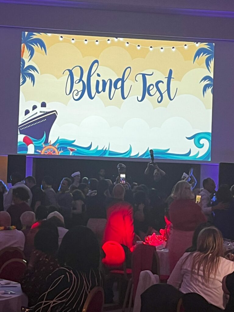 écran-blind-test-la-croisière-s'amuse